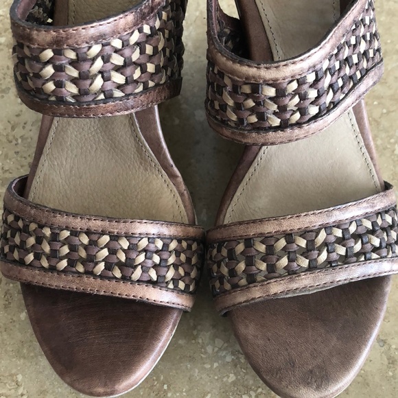 Ugg Assia Wedge - Picture 2 of 8